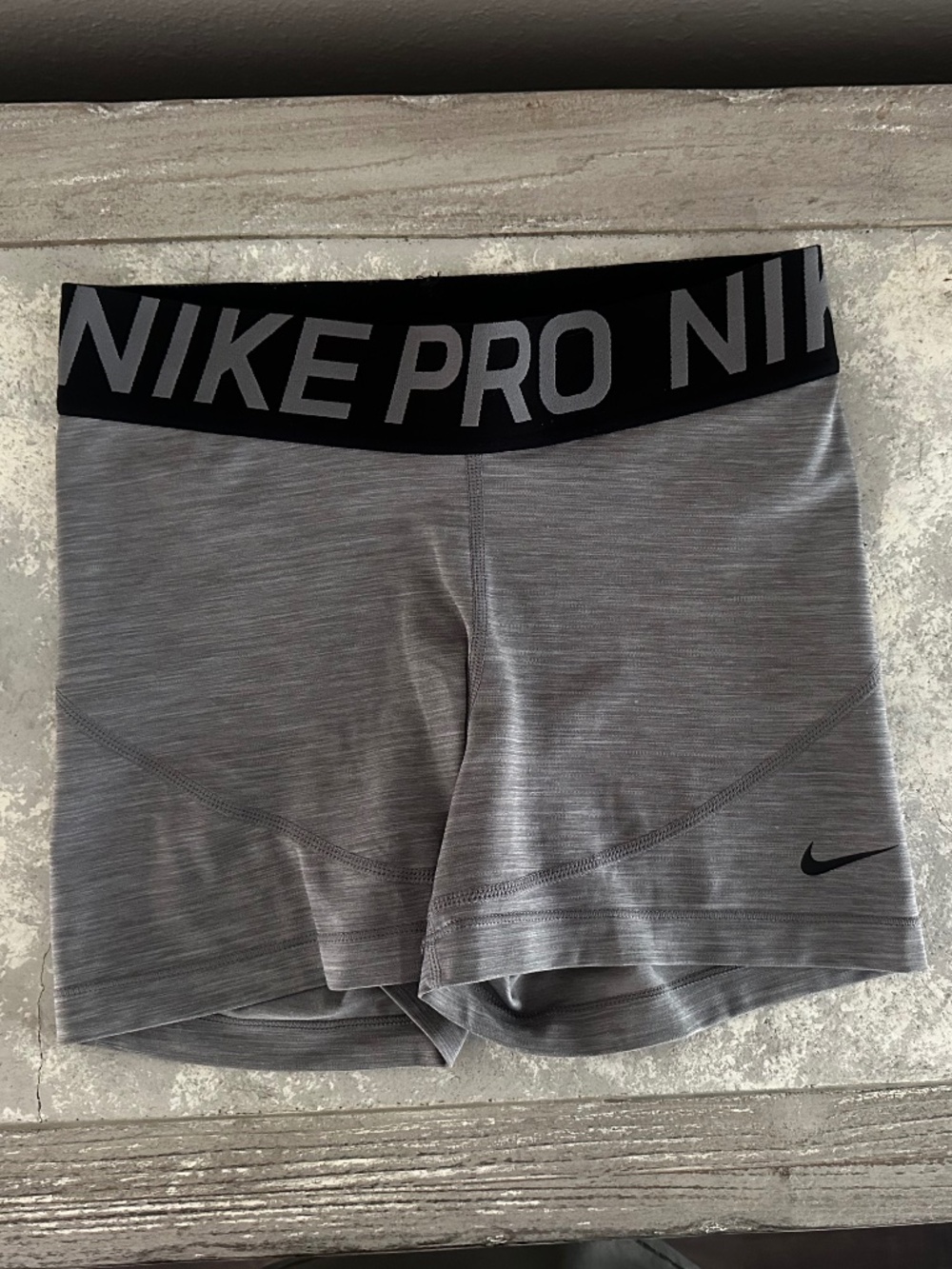 Women’s Nike Pro Mid-Rise 3" Biker Tight Shorts Small Greyn Heather Black